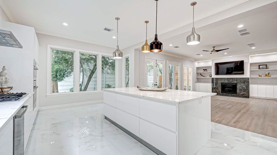 Tanglewood White Marble Kitchen