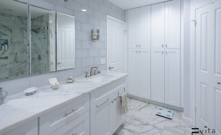 Chic White Vanity For Small Bathrooms